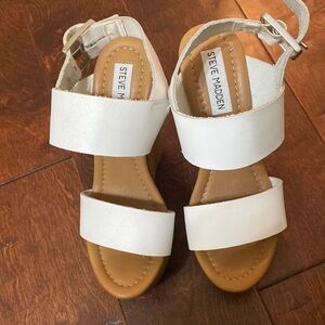 Steve Madden White Wedge